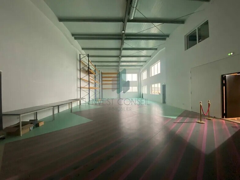 Local d’activités dans Viarmes à louer - Photo de l’immeuble – Image 3 sur 15
