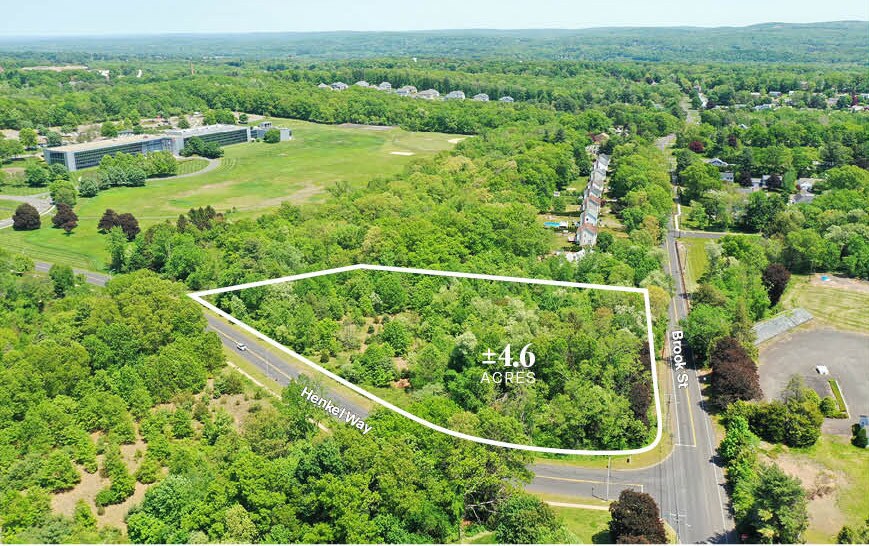 110 Henkel Way, Rocky Hill, CT à vendre - Photo de l’immeuble – Image 3 sur 5