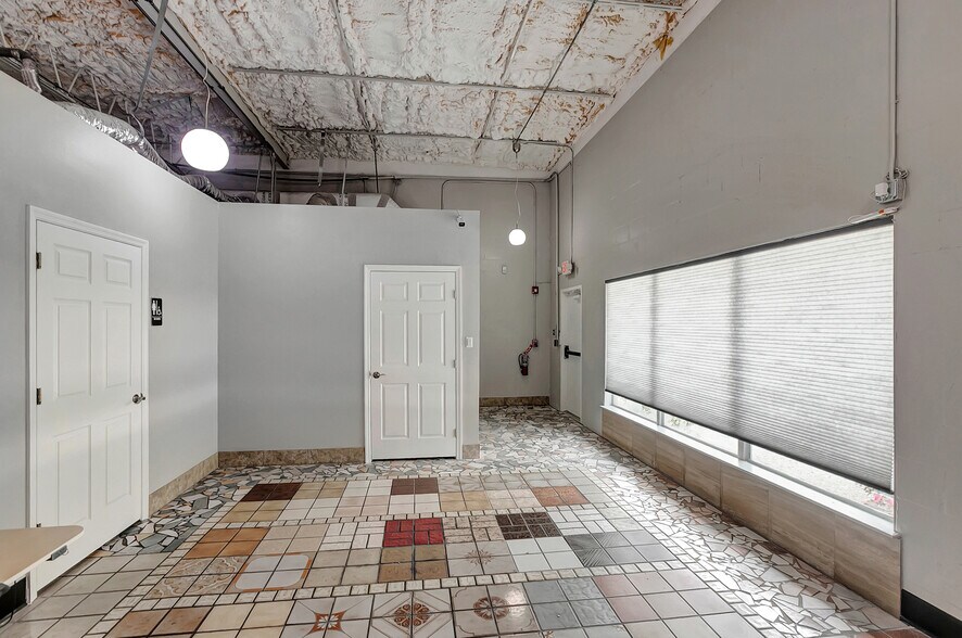 450 94th Ave N, Saint Petersburg, FL à louer - Photo de l’immeuble – Image 3 sur 29