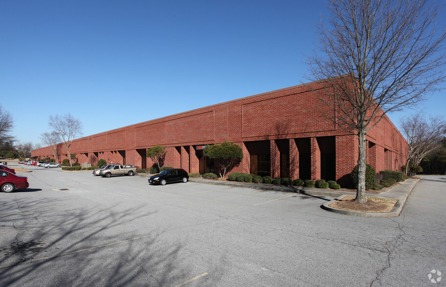 675 Progress Center Ave, Lawrenceville, GA à louer - Photo de l’immeuble – Image 1 sur 10