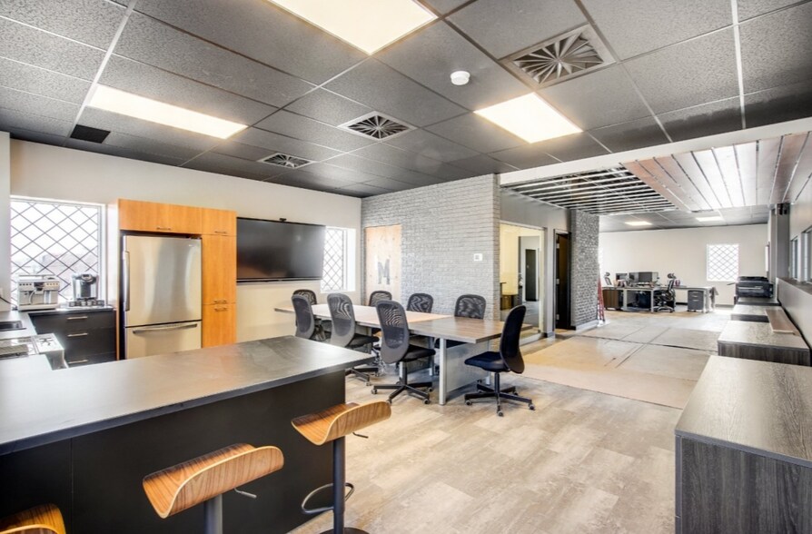 8220 Boul Métropolitain E, Montréal, QC à vendre - Photo intérieure – Image 3 sur 11