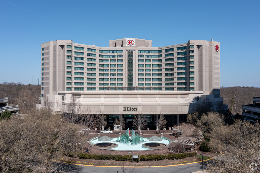 3 Tower Center Blvd, East Brunswick, NJ à louer - Photo principale – Image 1 sur 6