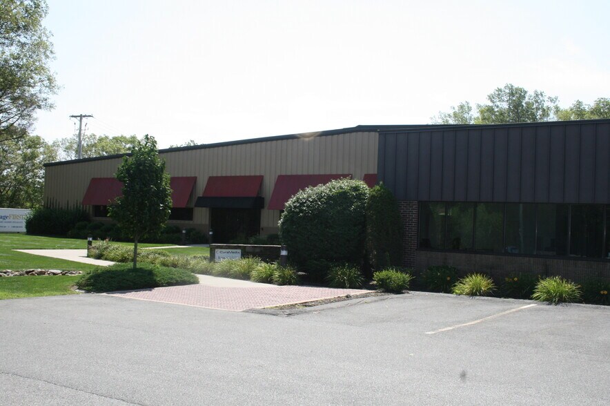 40 Albion Rd, Lincoln, RI à louer - Photo de l’immeuble – Image 3 sur 9