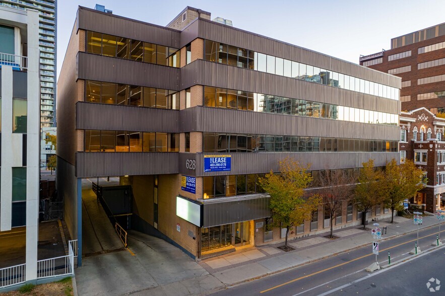 628 12th Ave SW, Calgary, AB à louer - Photo principale – Image 1 sur 5