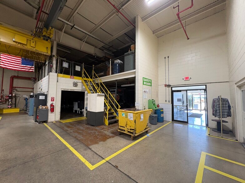 101 E Industrial Blvd, Logansport, IN à vendre - Photo de l’immeuble – Image 3 sur 36