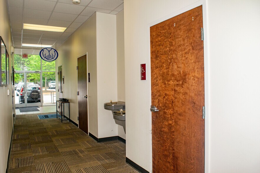 951 Heather Park Dr, Garner, NC à louer - Photo intérieure – Image 3 sur 32