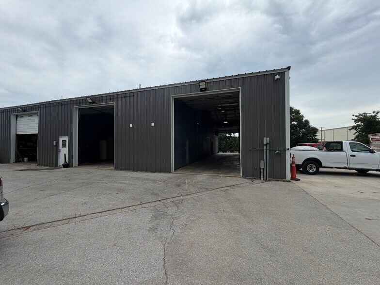 11785-11793 Missouri Bottom Rd, Hazelwood, MO à louer - Photo de l’immeuble – Image 3 sur 3