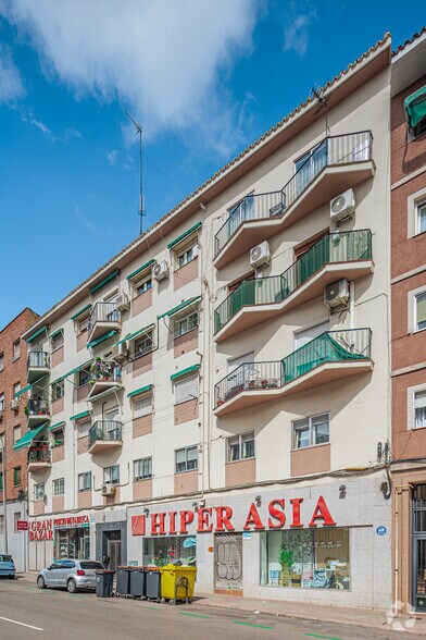 Calle de Ofelia Nieto, 11, Madrid, Madrid à vendre - Photo de l’immeuble – Image 2 sur 2