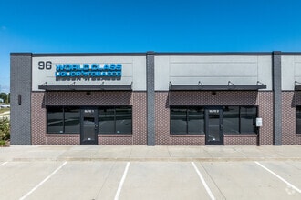 96 Paine Cir, Bondurant, IA à louer Photo de l’immeuble– Image 2 sur 11