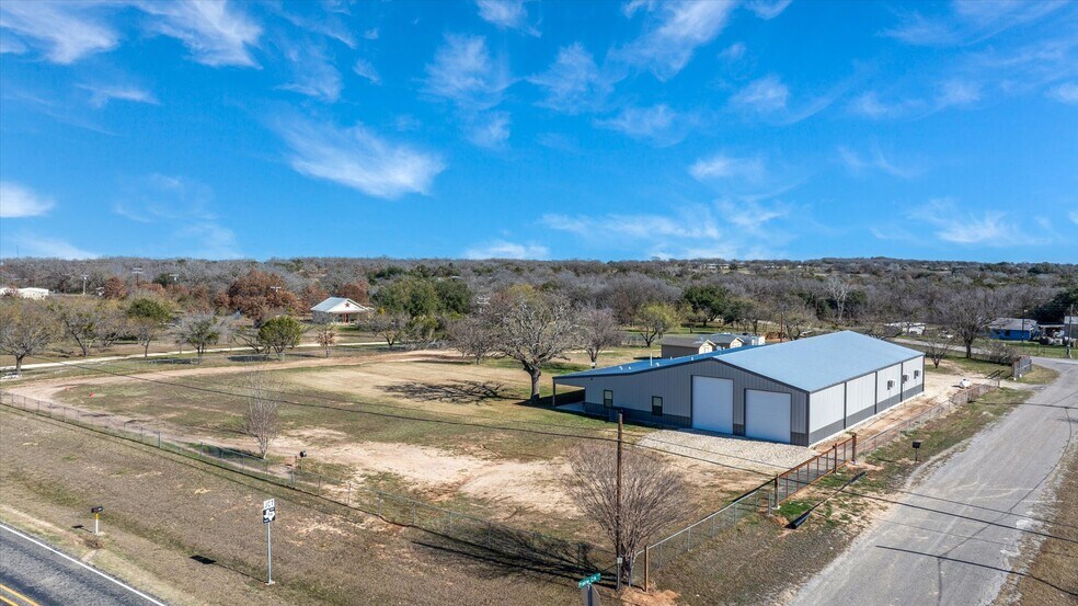 7703 Prairie Creek Ln, Tolar, TX à vendre - Photo de l’immeuble – Image 2 sur 45