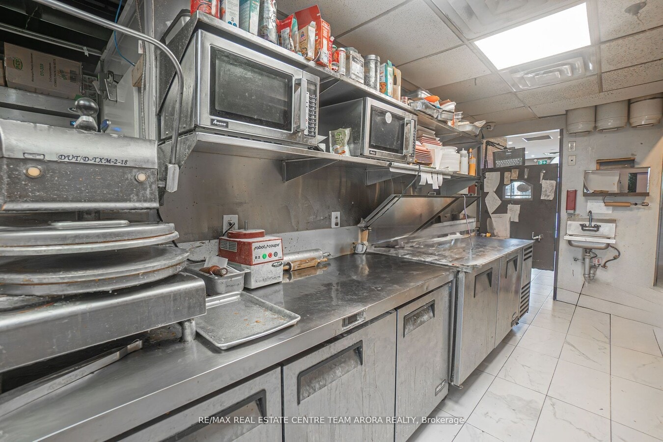 2980 Drew Rd, Mississauga, ON L4T 0A6 - Lot Main Floor -  - Photo intérieure - Image 1 of 11