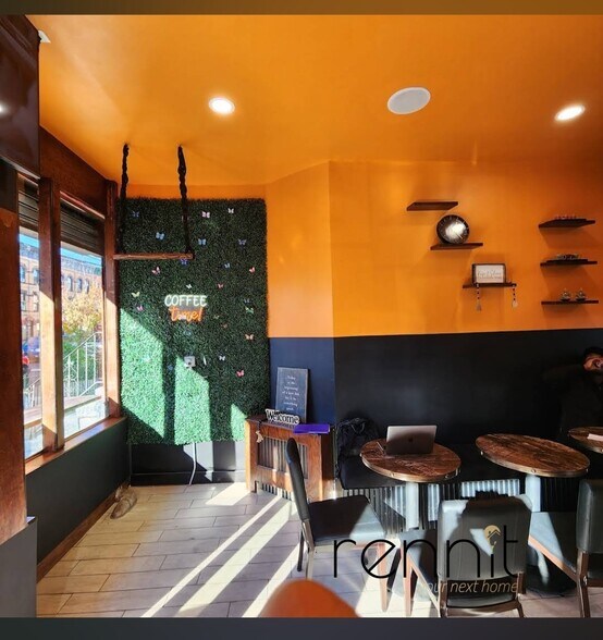 279 Saint Nicholas Ave, Ridgewood, NY à louer - Photo de l’immeuble – Image 2 sur 27