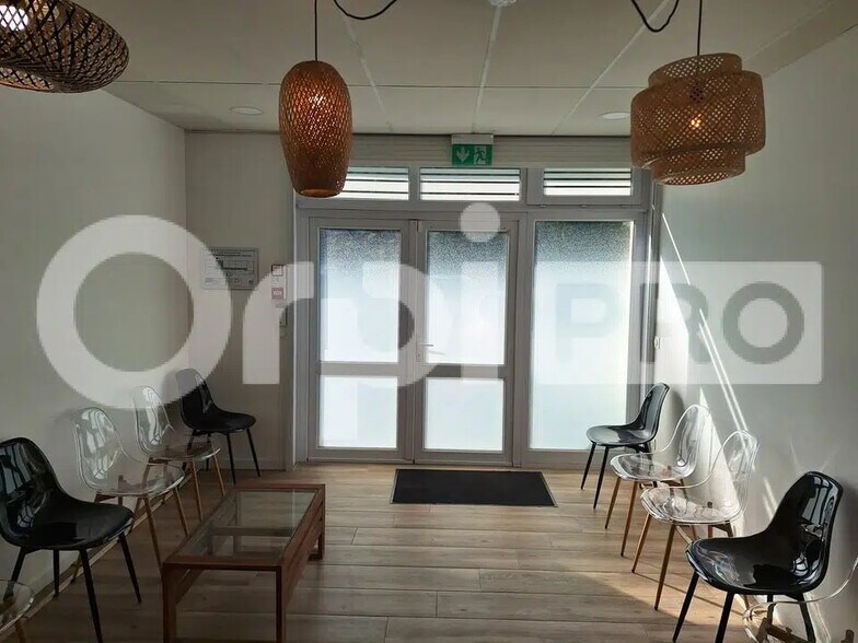 Bureau dans Compiègne à louer - Photo de l’immeuble – Image 2 sur 6