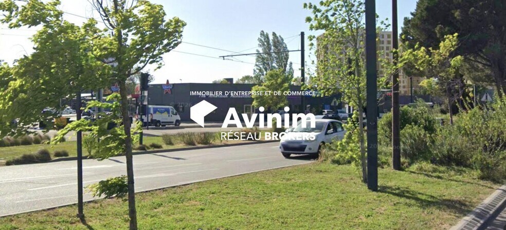 Local commercial dans Avignon à louer - Photo de l’immeuble – Image 3 sur 5