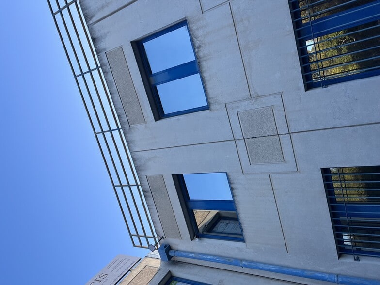 1 Montée De Saint Menet, Marseille à louer - Photo de l’immeuble – Image 1 sur 2