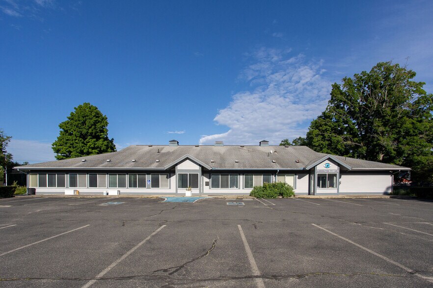 789 Main St, Great Barrington, MA à vendre - Photo de l’immeuble – Image 1 sur 20