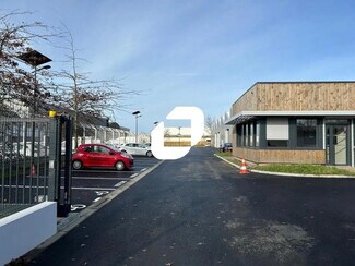 Plus de détails pour Local d'activités à louer