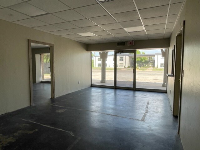 2811 Dorchester Dr, Oklahoma City, OK à louer - Photo intérieure – Image 2 sur 9
