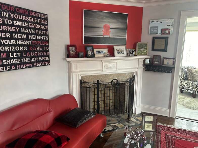 2118 Old Lakeshore RdBurlington ON, Burlington, ON à vendre - Photo de l’immeuble – Image 3 sur 8