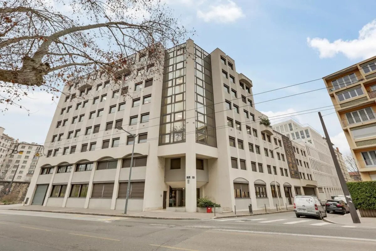 13 Rue Des Emeraudes, Lyon à vendre Photo de l’immeuble– Image 1 sur 11