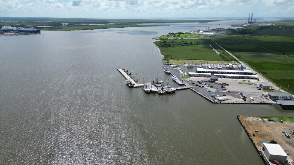 6500 1st Ave, Sabine Pass, TX à vendre - Photo de l’immeuble – Image 3 sur 4