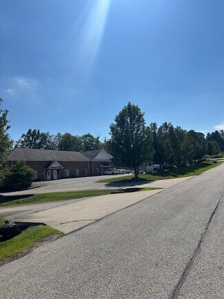 Plus de détails pour 10155 Gottschalk Pky, Auburn Twp, OH - Local d'activités à louer