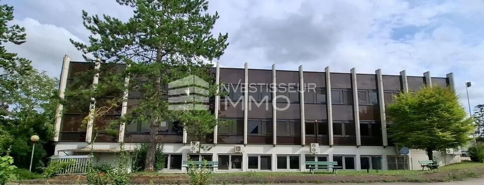 Bureau dans Pont-Sainte-Marie à vendre - Photo de l’immeuble – Image 2 sur 5