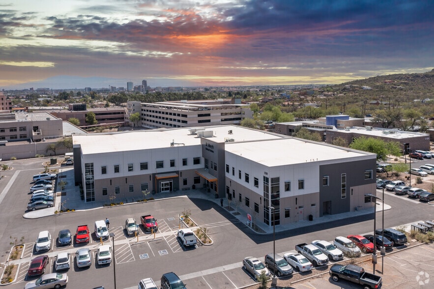 1707 W St Mary's Rd, Tucson, AZ à louer - Aérien – Image 2 sur 6