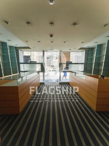 Local commercial dans Paris à louer - Hall d’entrée – Image 2 sur 7