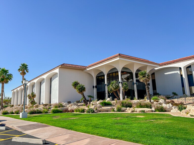 17220 N Boswell Blvd, Sun City, AZ à louer - Photo de l’immeuble – Image 2 sur 4