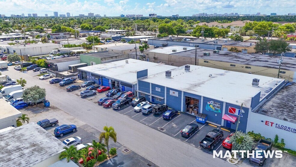 100-112 SW 5th St, Pompano Beach, FL à louer - Photo de l’immeuble – Image 2 sur 5