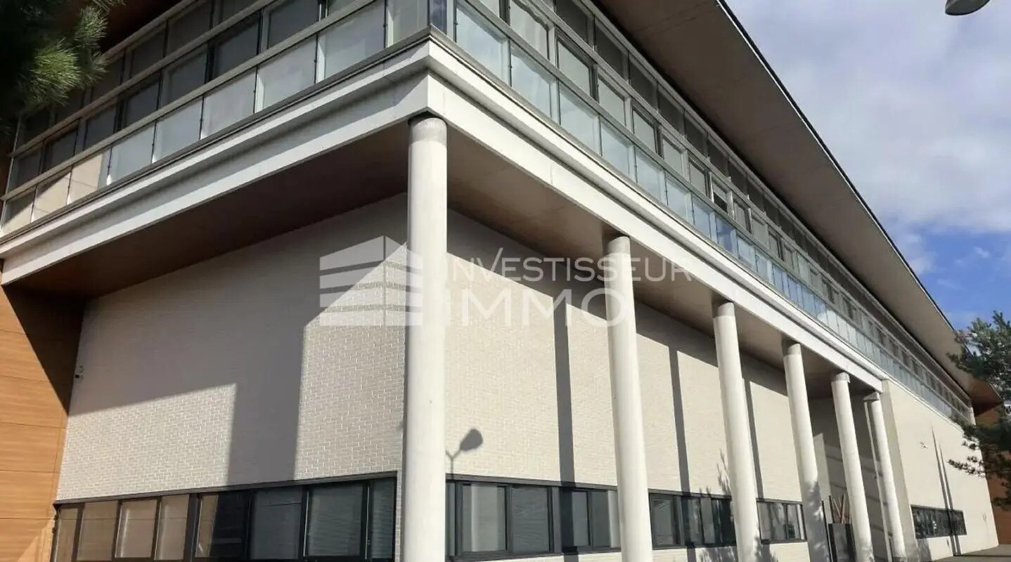 Local d’activités dans Romainville à louer Photo de l’immeuble– Image 1 sur 5