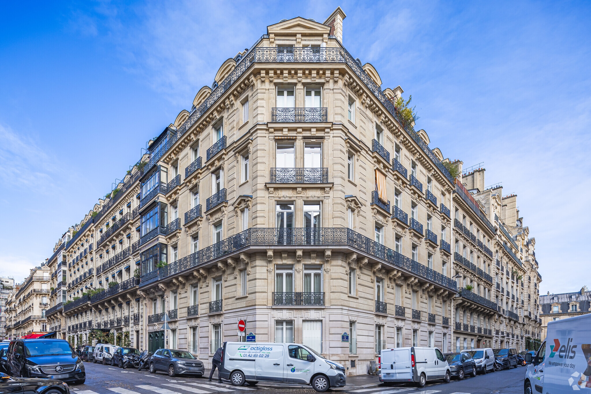 14 Rue Clément Marot, Paris à vendre Photo principale– Image 1 sur 4