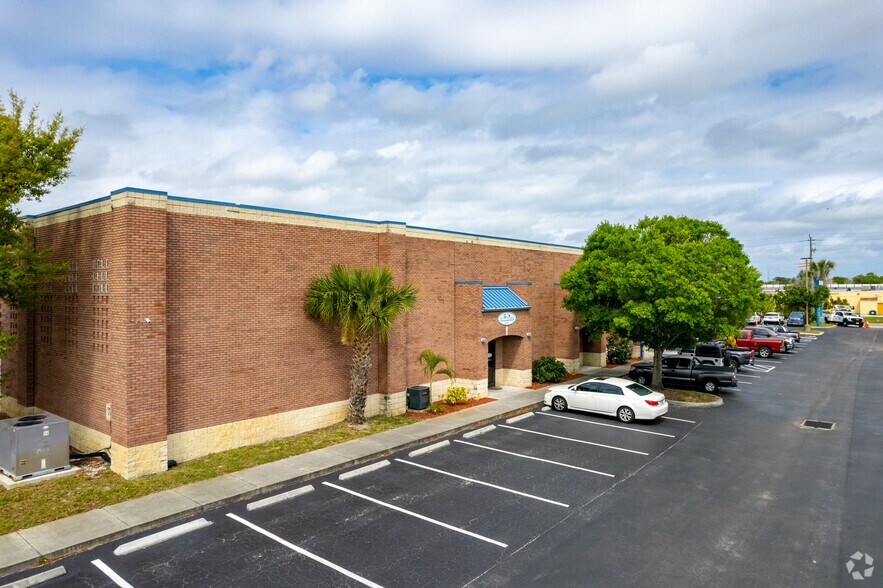 115 Alma Blvd, Merritt Island, FL à louer - Photo principale – Image 1 sur 7
