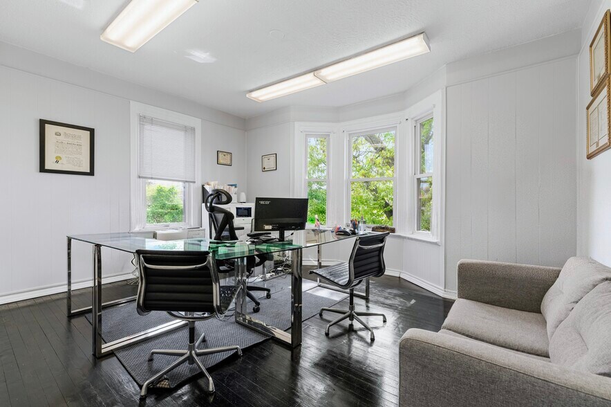 154 Franklin Pl, Woodmere, NY à louer - Photo de l’immeuble – Image 3 sur 11