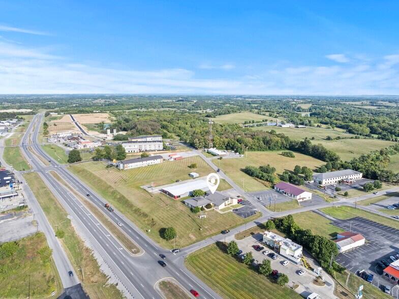 100 Brenda Ave, Danville, KY à vendre - Photo de l’immeuble – Image 1 sur 62