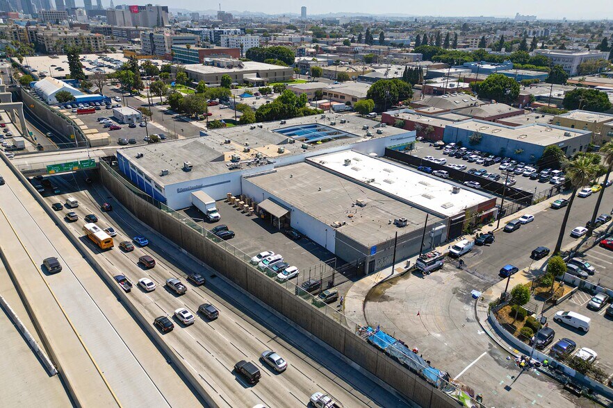341 W 31st St, Los Angeles, CA à vendre - Photo de l’immeuble – Image 3 sur 7