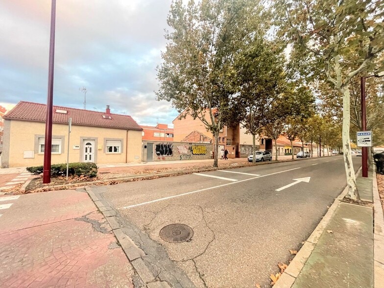 Cañada Real, 107, Valladolid, Valladolid à vendre - Photo de l’immeuble – Image 2 sur 11