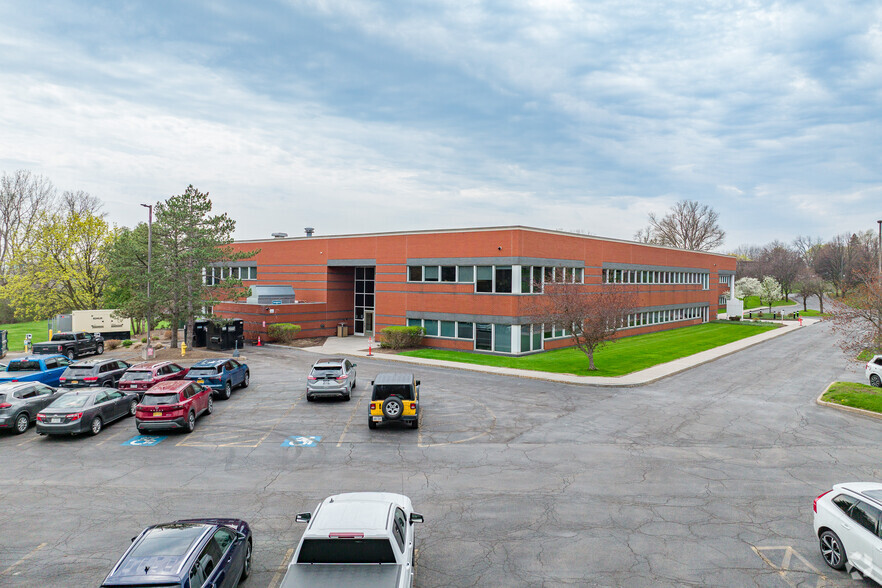 225 Greenfield Pky, Liverpool, NY à louer - Photo de l’immeuble – Image 3 sur 7