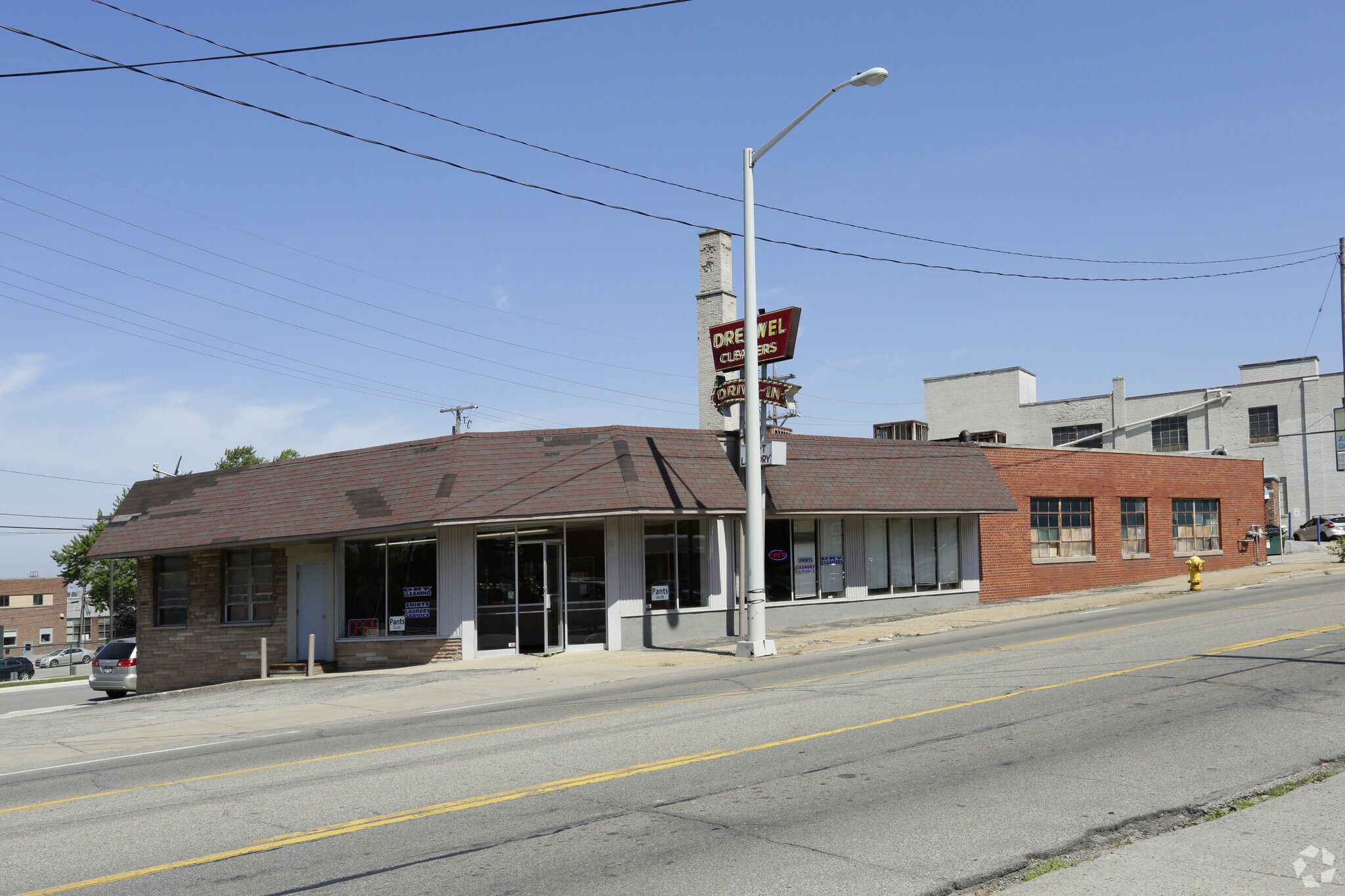 1135 Plainfield Ave NE, Grand Rapids, MI à louer Photo principale– Image 1 sur 11