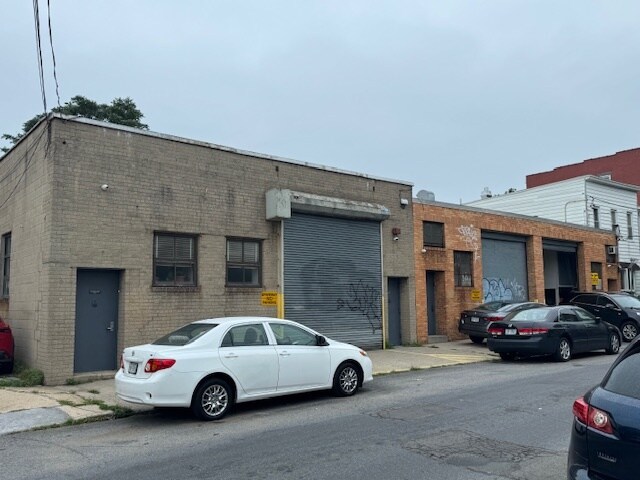 11023 15th Ave, College Point, NY à vendre - Photo de l’immeuble – Image 3 sur 10