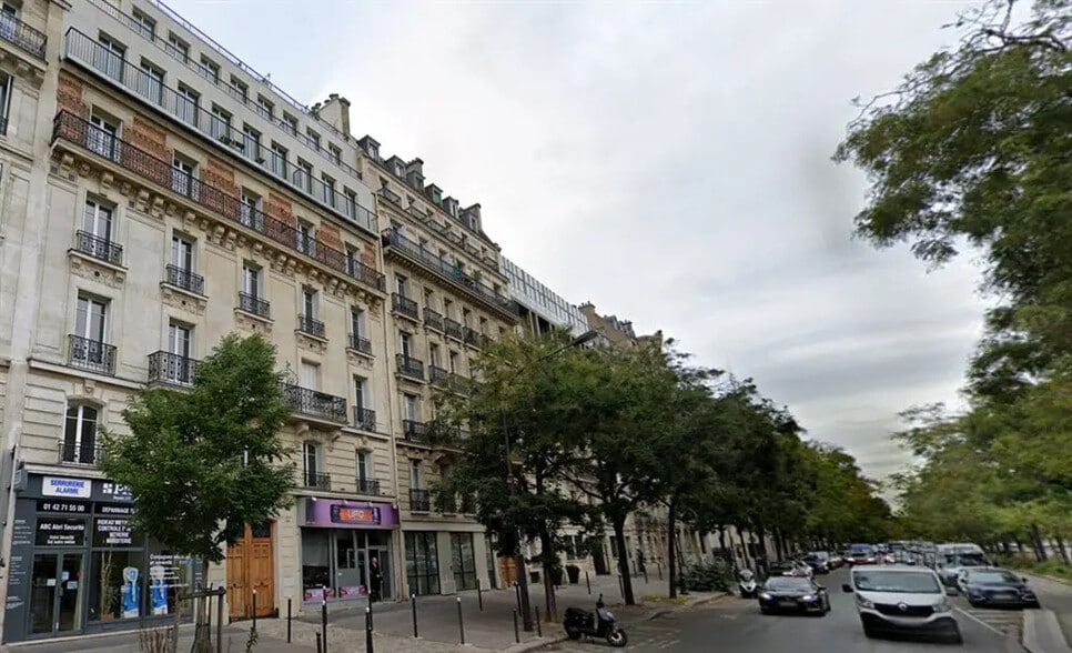 Local commercial dans Paris à louer - Photo de l’immeuble – Image 1 sur 5