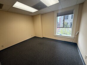 132 E Broadway, Eugene, OR à louer Photo intérieure– Image 2 sur 4