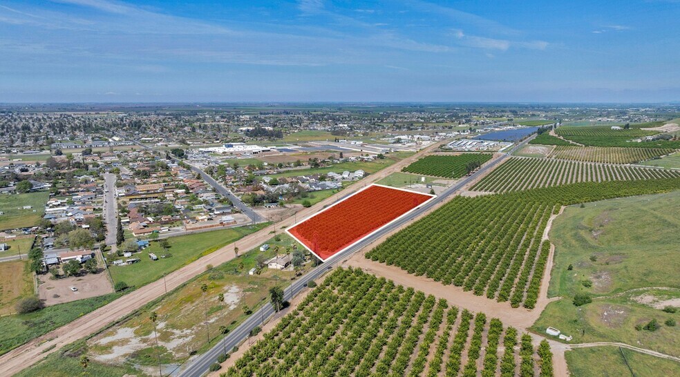 1471 Main st, Porterville, CA à vendre - Photo de l’immeuble – Image 2 sur 4