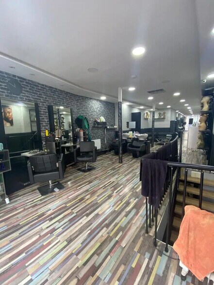 Local commercial dans Paris à louer - Photo intérieure – Image 1 sur 5