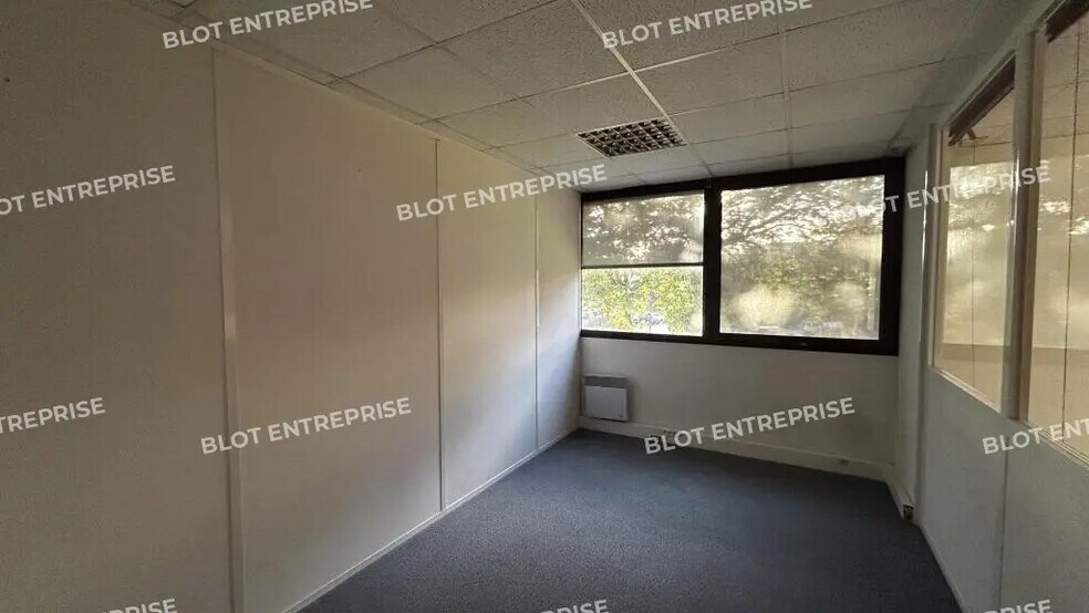 Bureau dans Rennes à vendre - Photo de l’immeuble – Image 2 sur 6