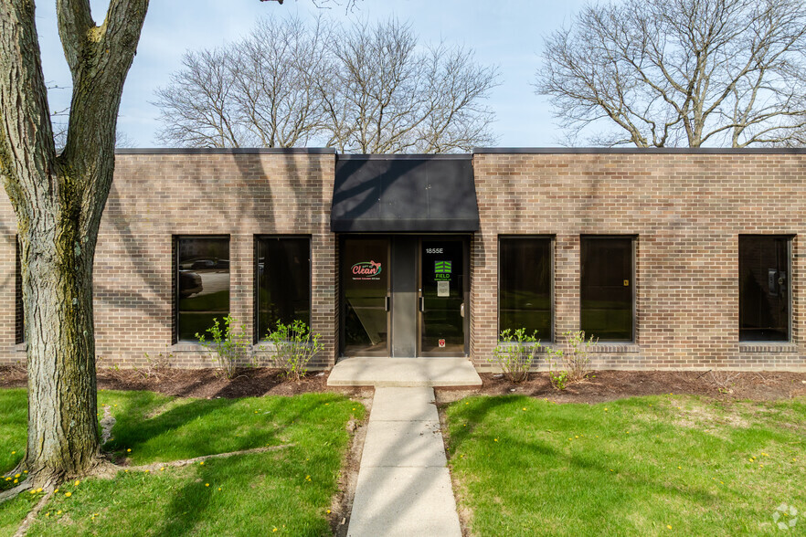 1855 Rohlwing Rd, Rolling Meadows, IL à vendre - Photo de l’immeuble – Image 3 sur 6