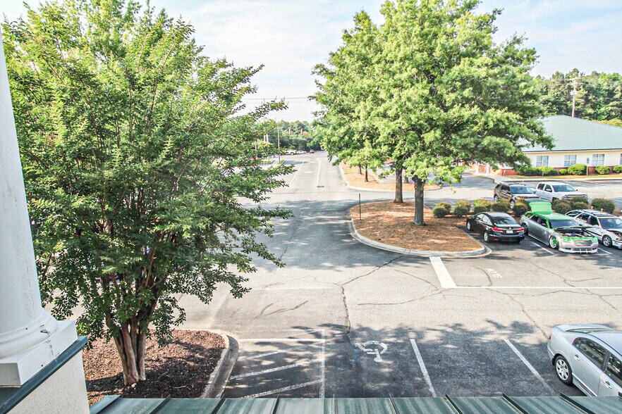 1516 Village Harbor Dr, Clover, SC à vendre - Photo de l’immeuble – Image 2 sur 39