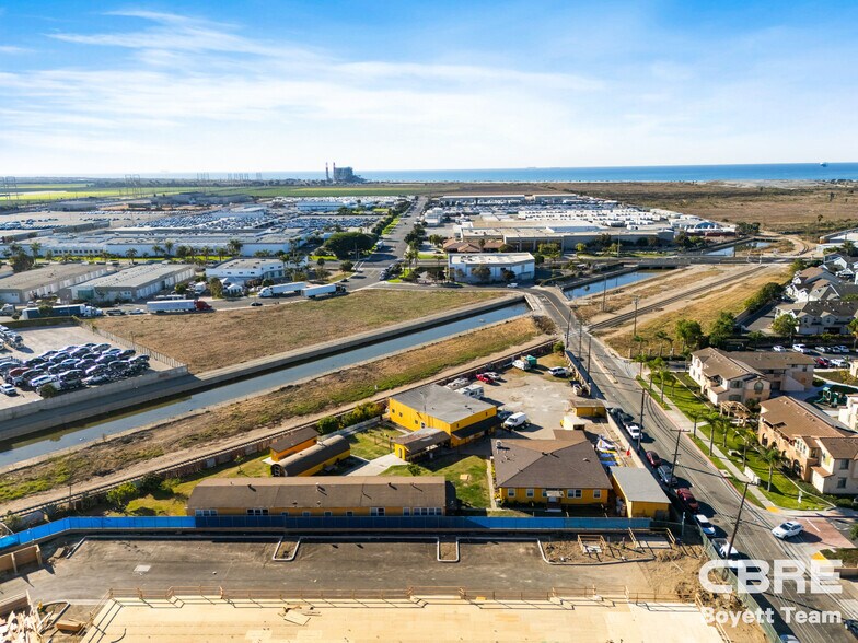 5690 Cypress Rd, Oxnard, CA à vendre - Photo de l’immeuble – Image 2 sur 26