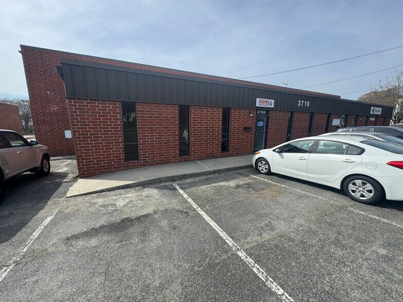 3716 Alliance Dr, Greensboro, NC à louer - Photo de l’immeuble – Image 2 sur 19